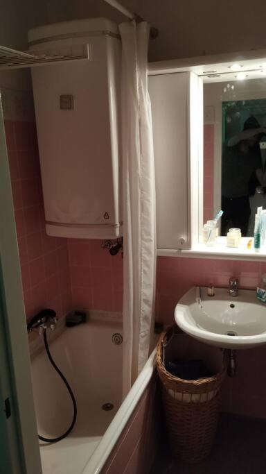 15 Min Zum Zentrum Apartment Vienna Luaran gambar